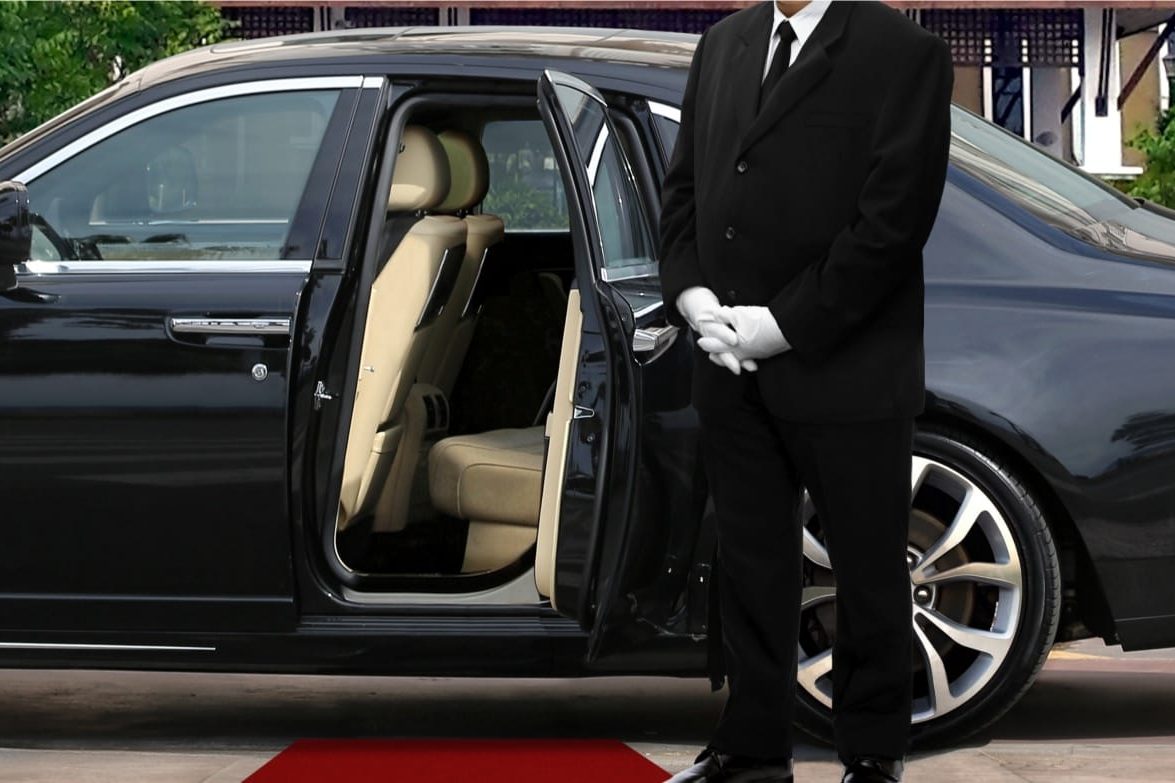 luxury car rentals and chauffeur services Saudi Arabia